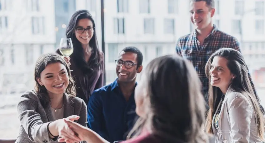 equipe de colaboradores felizes - lições de 2021
