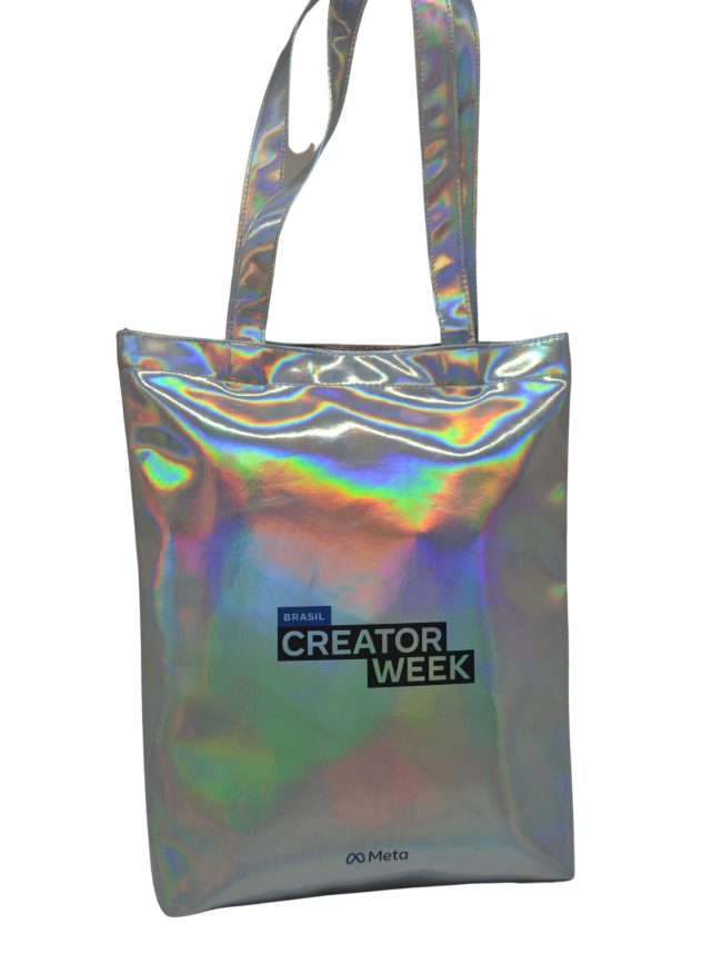 Sacola com tecido holográfico