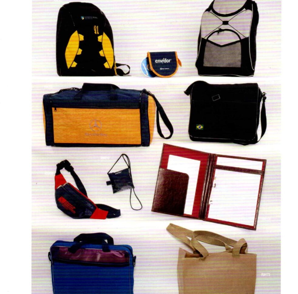 Catálogos antigos da fábrica de mochilas Roar