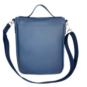 Vista traseira da bolsa lateral azul Hellmann’s em material sintético, com alça superior.